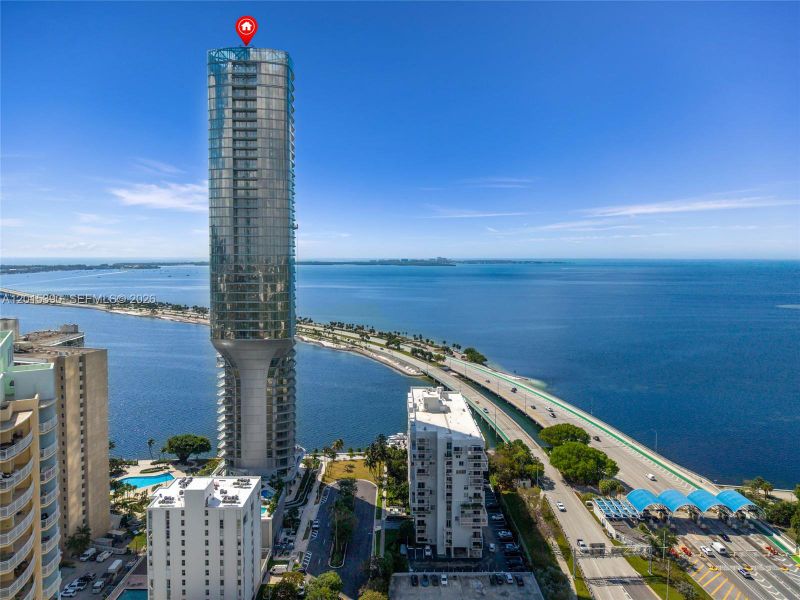 Condo located in Miami, FL showcasing its design and architecture (Image 45).