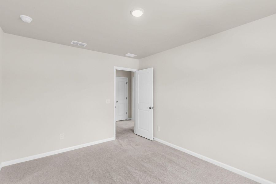 Spacious, unfurnished interior of a new home in Watson Hill, Summerville (Image 17).