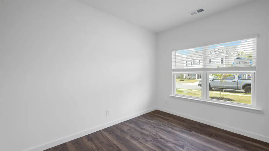 Representative unfurnished interior of a home built from the Belhaven by D.R. Horton in Riverbend Ridge, Chattanooga (Image 11).