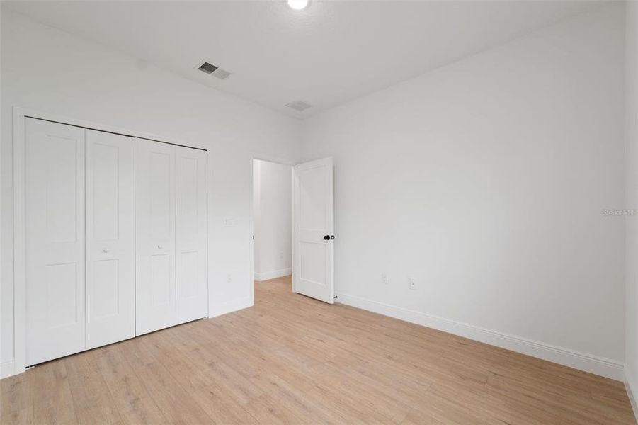 Spacious, unfurnished interior of a new home in , Ocala (Image 33).