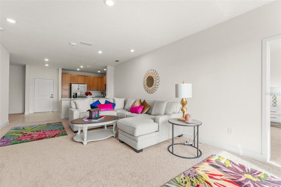 Furnished interior view inside a new home in , Orlando (Image 29).