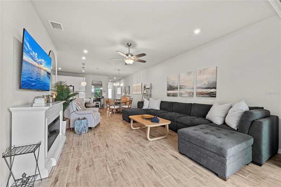 Furnished interior view inside a new home in , Venice (Image 43).