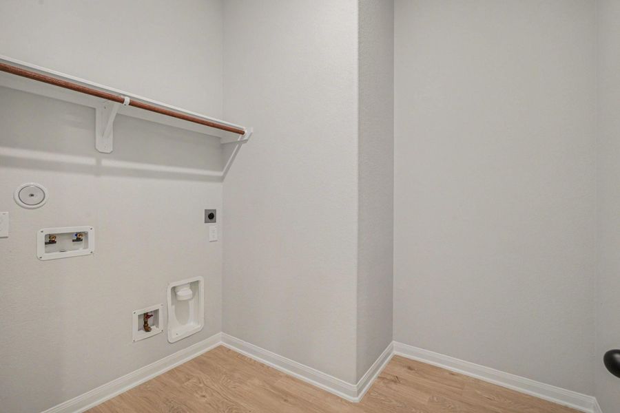 Spacious, unfurnished interior of a new home in Encino Estates, Dayton (Image 28).