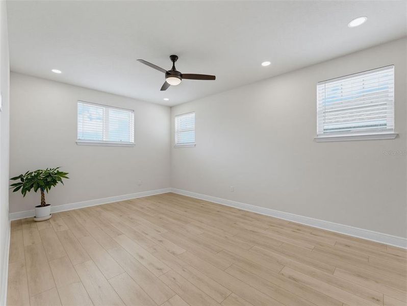 Spacious, unfurnished interior of a new home in , Clearwater (Image 51).