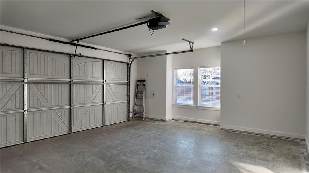 Spacious, unfurnished interior of a new home in , Red Oak (Image 21).