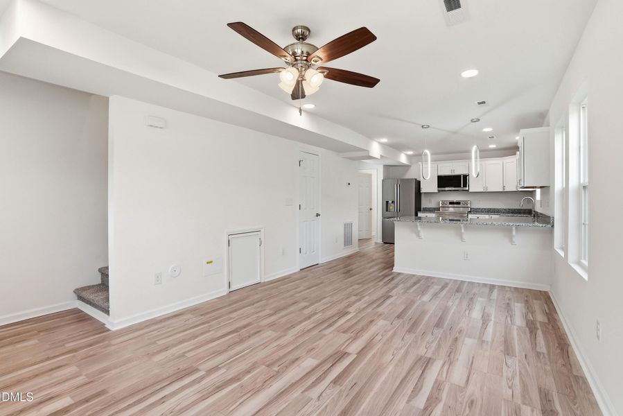 516 Singletary St SE-10
