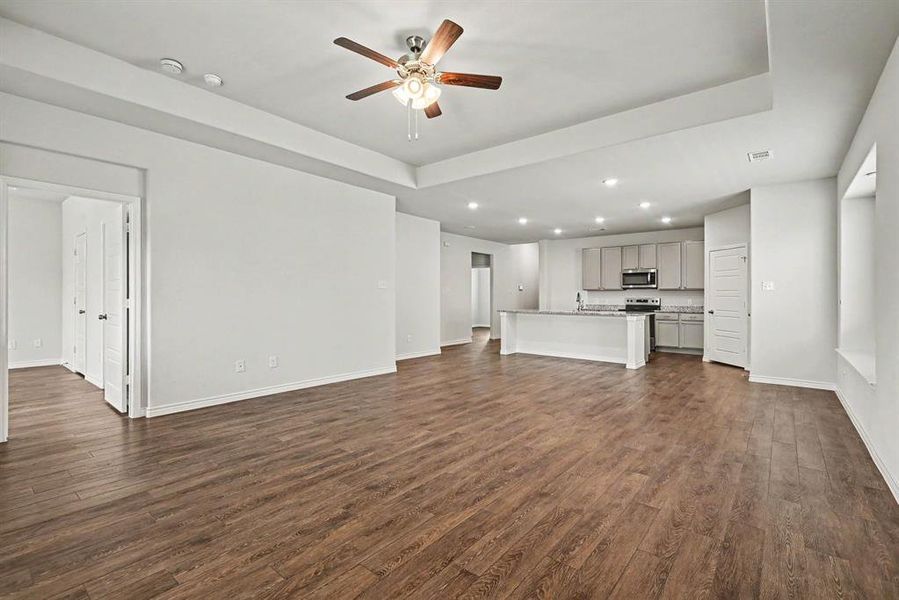 Spacious, unfurnished interior of a new home in , Fort Worth (Image 13).