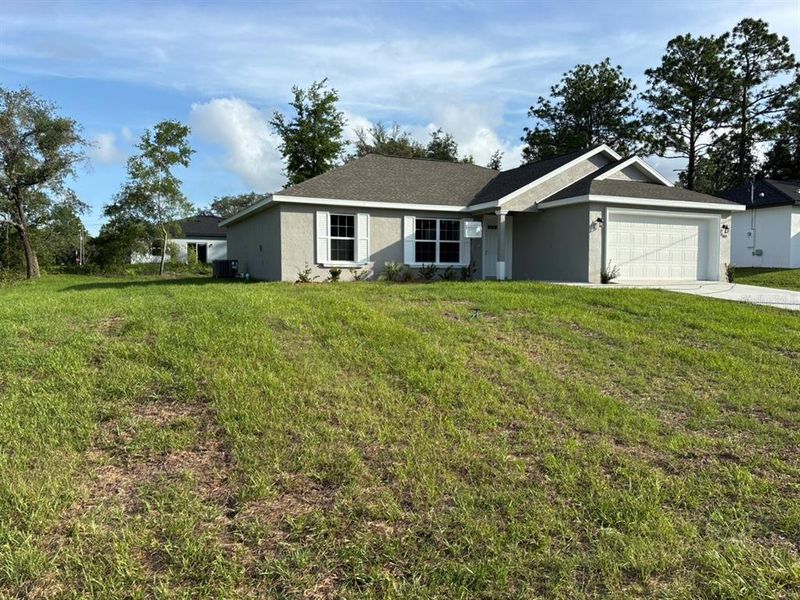 Exterior details and patio area of a home in , Dunnellon (Image 4). Exterior details and patio area of a home in , Dunnellon (Image 4).