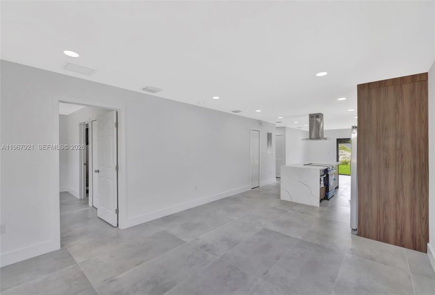 Spacious, unfurnished interior of a new home in , Miami Gardens (Image 23).