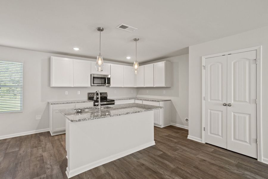 4br New Home in Woodruff, SC.  - Slide 12