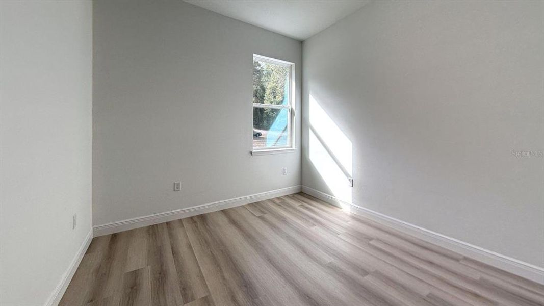 Spacious, unfurnished interior of a new home in , Dunnellon (Image 13).