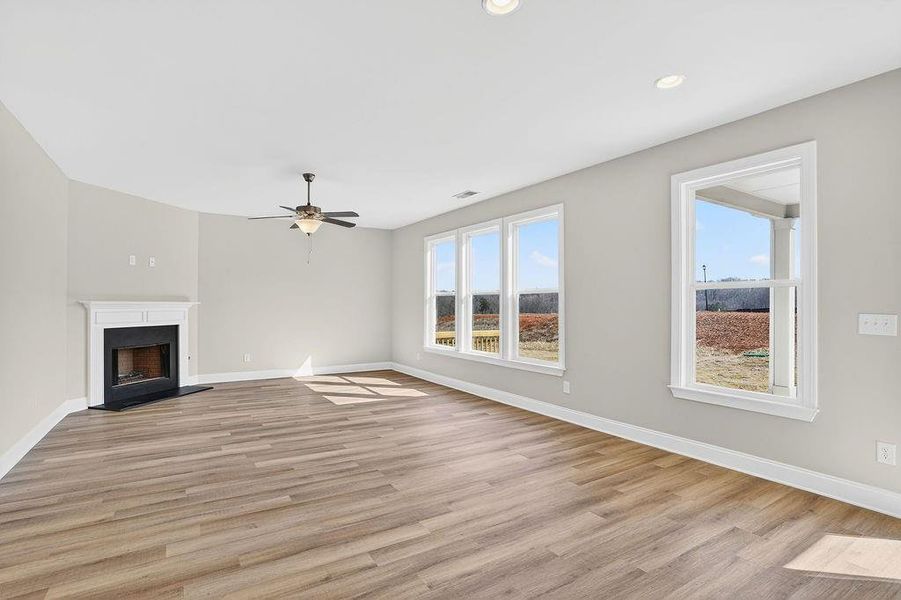 Spacious, unfurnished interior of a new home in , Homer (Image 15).