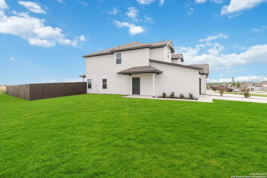 Exterior details and patio area of a home in , Converse (Image 4).