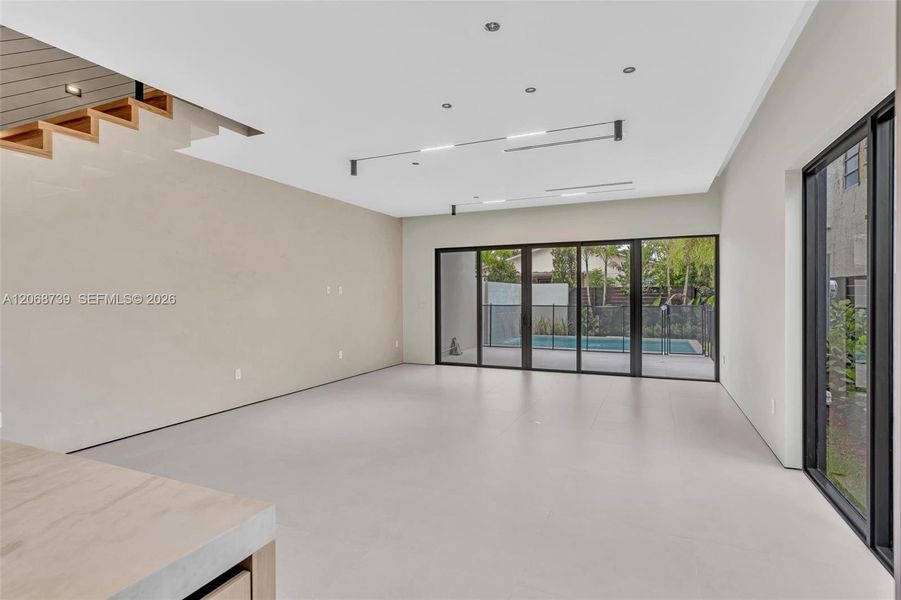 Spacious, unfurnished interior of a new home in , Miami (Image 46).