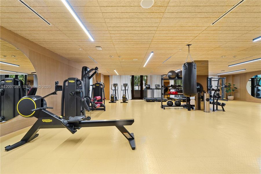 Community amenities in , Miami (Image 33).