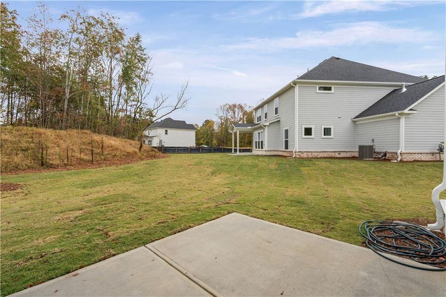 Exterior details and patio area of a home in Rose Creek, Cumming (Image 26).