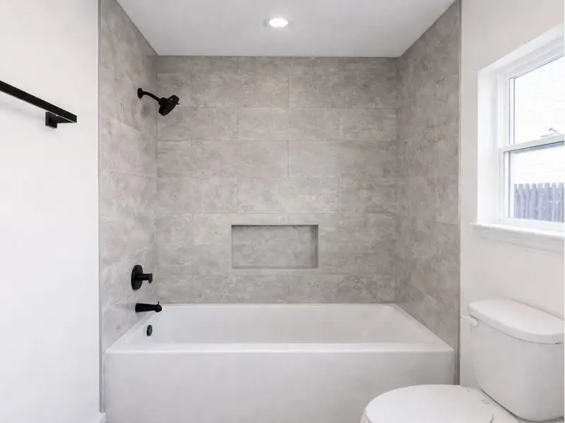 Furnished interior view inside a new home in Lake Conroe Village, Montgomery (Image 5).