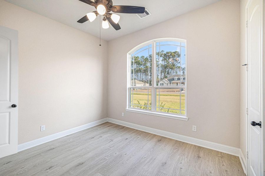 Spacious, unfurnished interior of a new home in Deer Pines, Conroe (Image 33). Spacious, unfurnished interior of a new home in Deer Pines, Conroe (Image 33).
