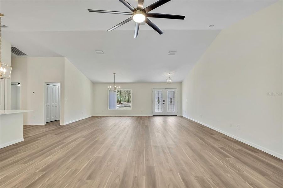 Spacious, unfurnished interior of a new home in , Crystal River (Image 32).