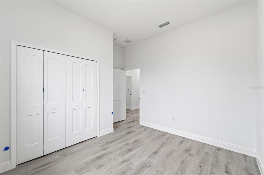 Spacious, unfurnished interior of a new home in , Ocala (Image 26).