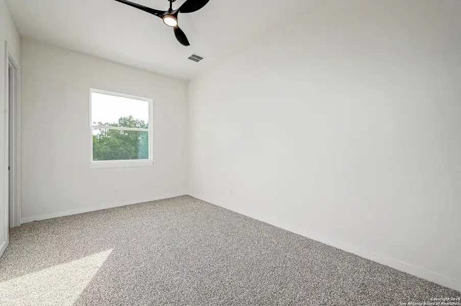 Spacious, unfurnished interior of a new home in , Fischer (Image 11).
