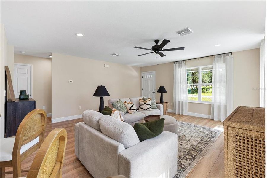 Furnished interior view inside a new home in , Bushnell (Image 12).