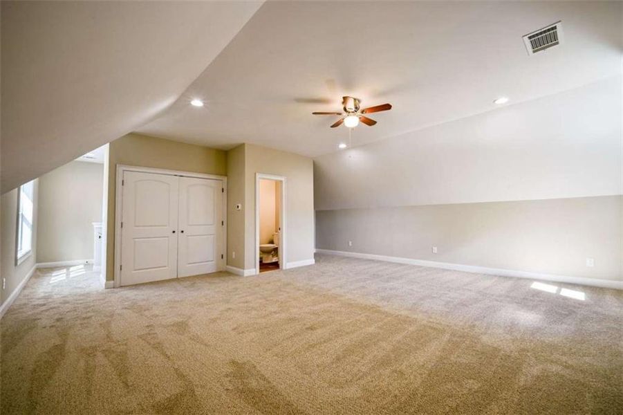 Spacious, unfurnished interior of a new home in , Mansfield (Image 47).