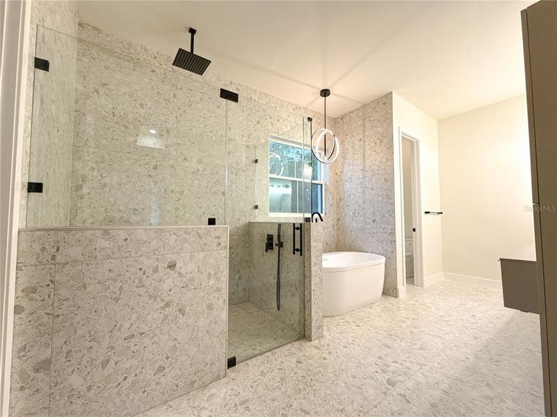 Furnished interior view inside a new home in , Dunnellon (Image 19).