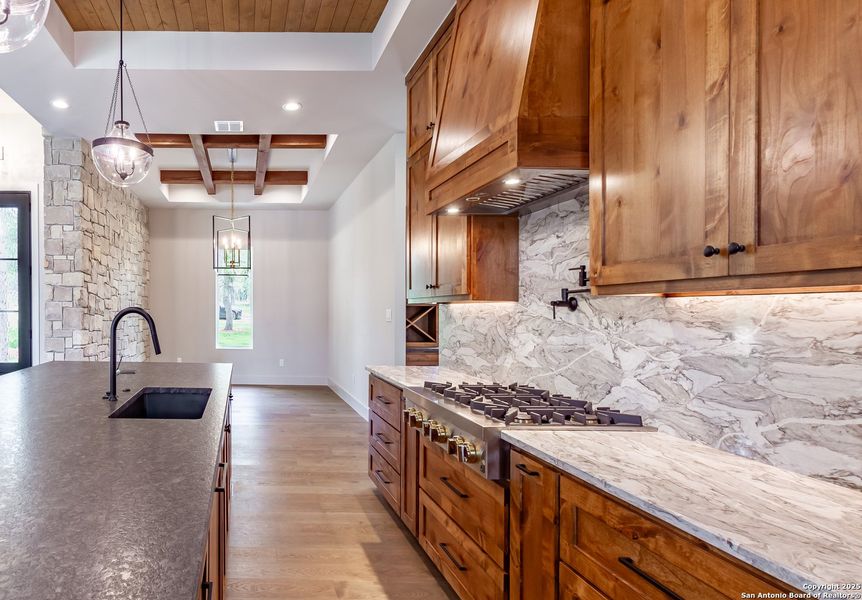 Furnished interior view inside a new home in , La Vernia (Image 39).