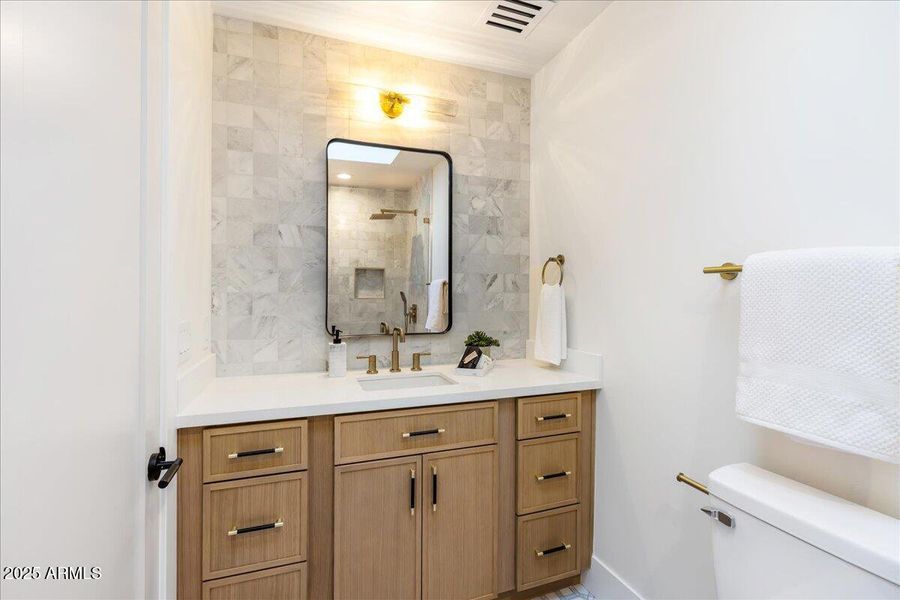 032-IMG_6772 032-IMG_6772