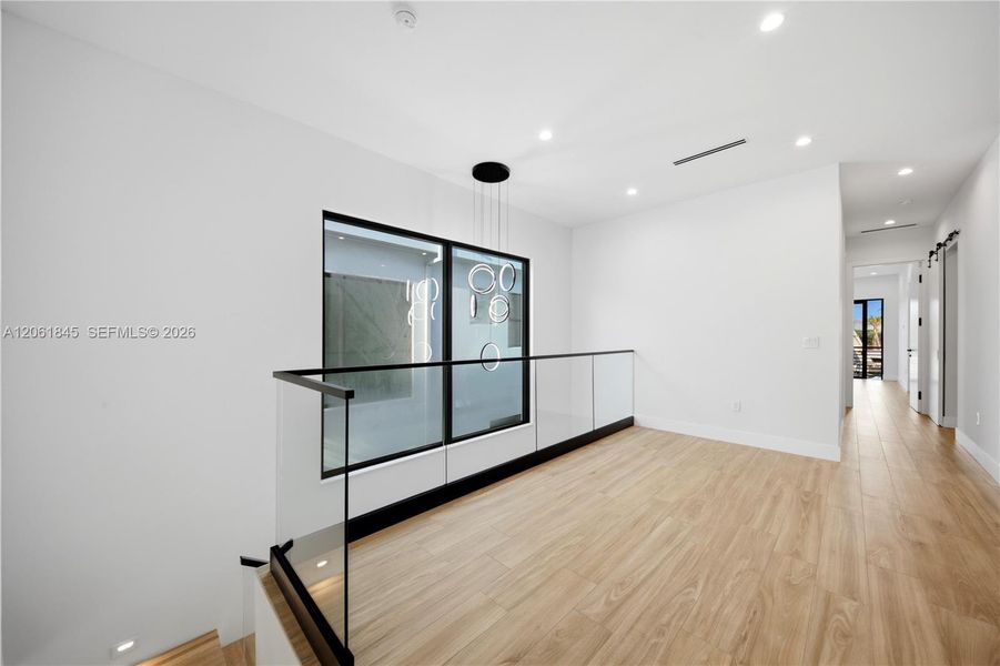 Spacious, unfurnished interior of a new home in , Fort Lauderdale (Image 65).
