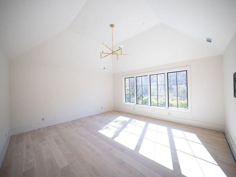 Spacious, unfurnished interior of a new home in Blue Heron Walk, Atlanta (Image 6).