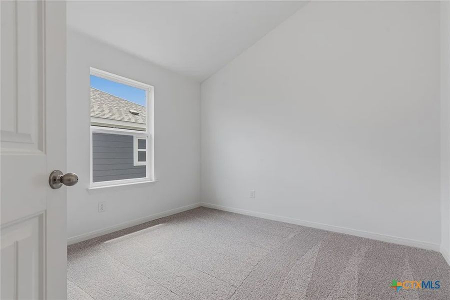 Spacious, unfurnished interior of a new home in Turnbo Ranch, Killeen (Image 25).