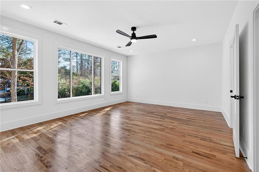 Spacious, unfurnished interior of a new home in , Atlanta (Image 26).