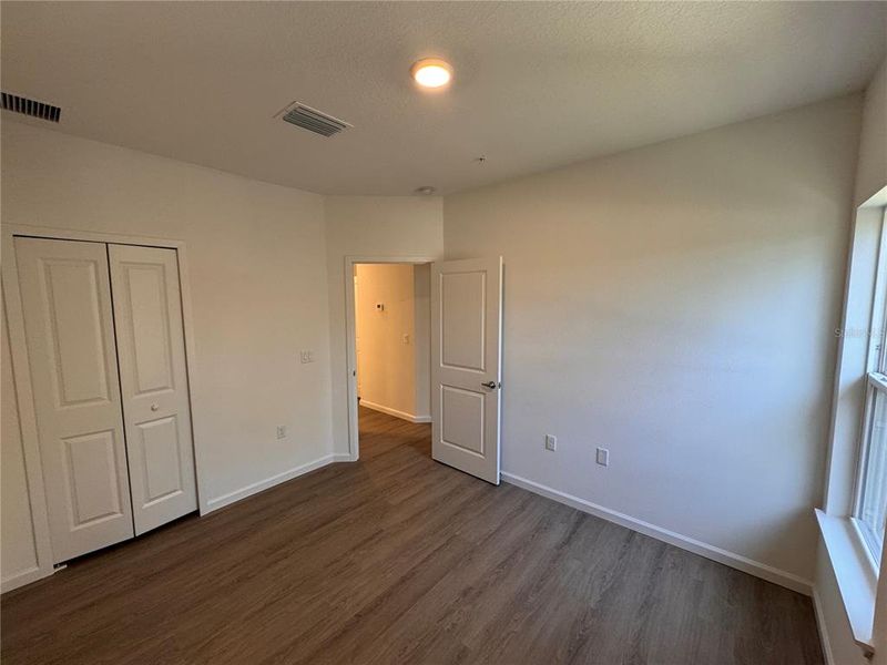 Spacious, unfurnished interior of a new home in , Orlando (Image 21).