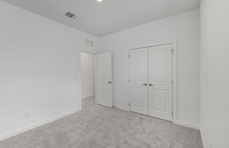 Spacious, unfurnished interior of a new home in Crosswinds, Kyle (Image 15).