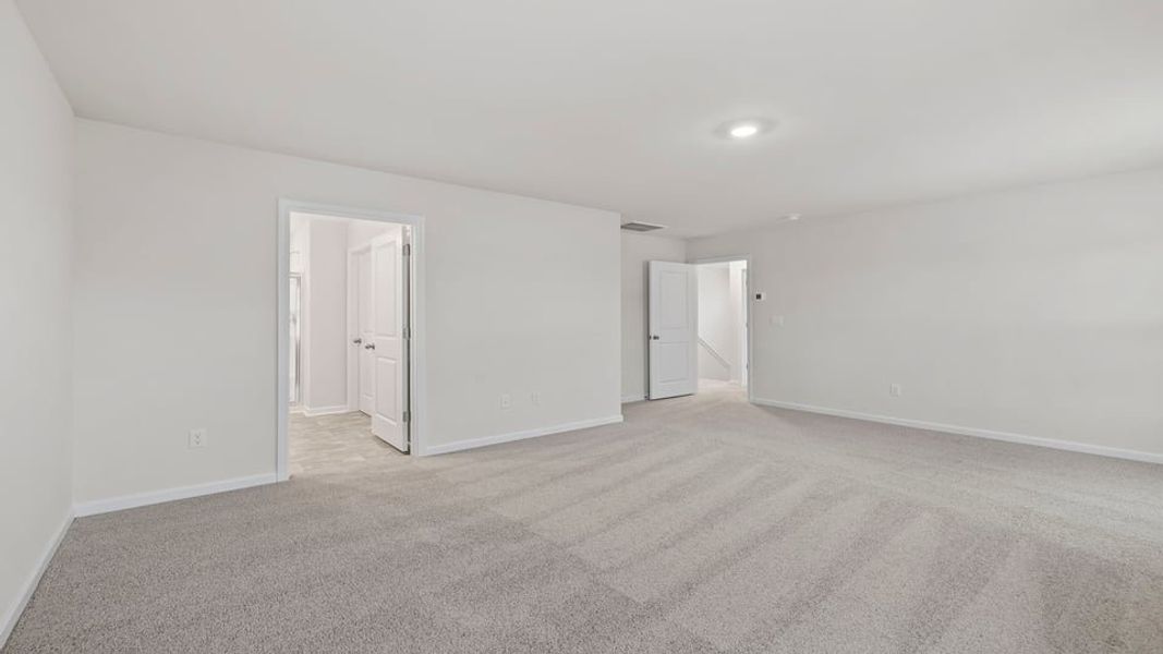 Spacious, unfurnished interior of a new home in Lakestone, Woodruff (Image 35).