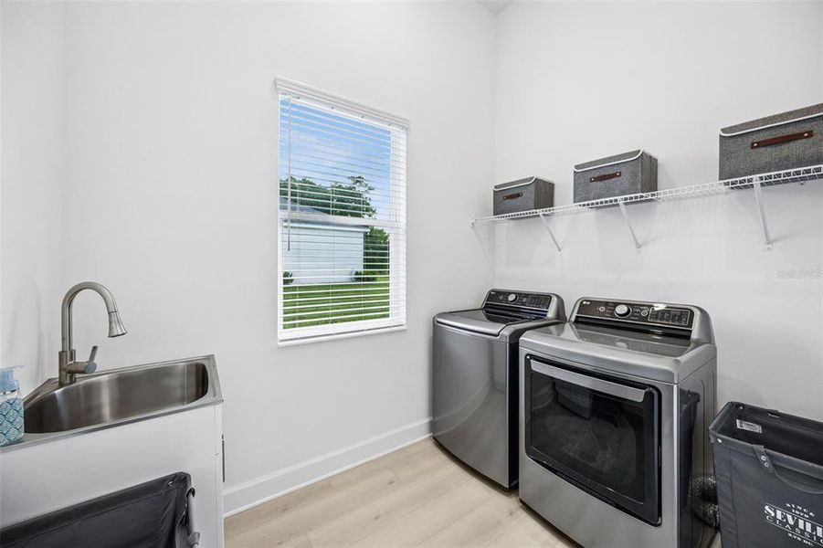 Furnished interior view inside a new home in , Winter Garden (Image 48).
