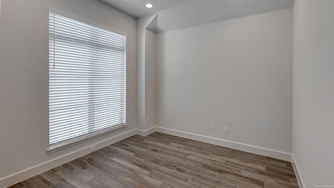 Spacious, unfurnished interior of a new home in Esperanza, Boerne (Image 21).