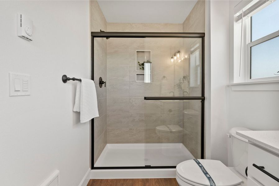 Furnished interior view inside a new home in Feather Ridge, Redmond (Image 13).