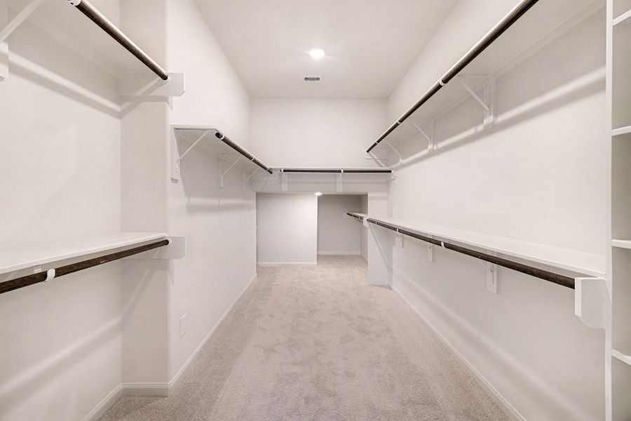Spacious, unfurnished interior of a new home in Oakwood Ranch, Willis (Image 27).