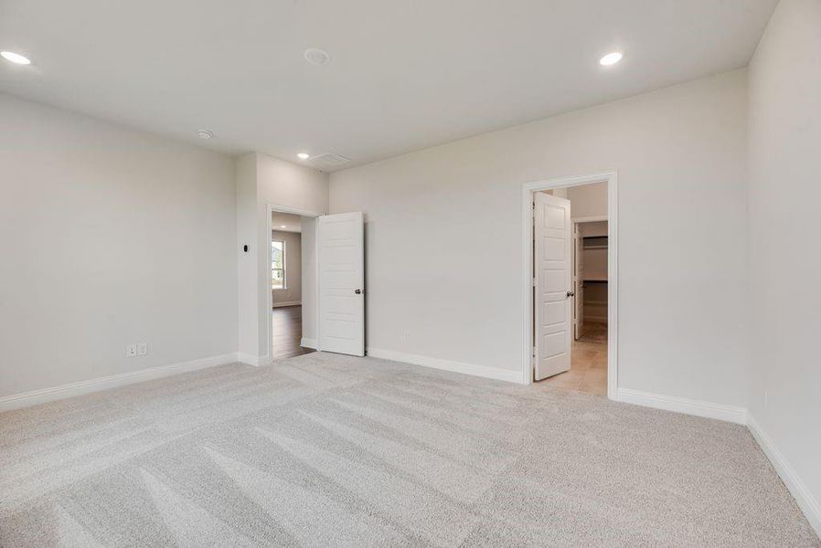 Spacious, unfurnished interior of a new home in Spiritas Ranch, Little Elm (Image 31).