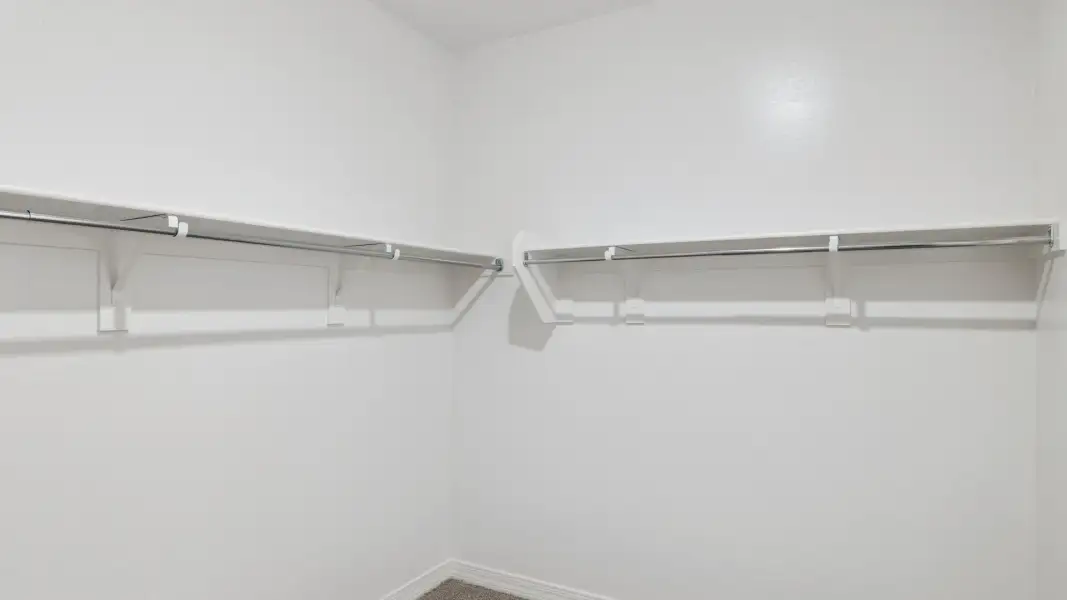 Spacious, unfurnished interior of a new home in El Cidro, Goodyear (Image 31).