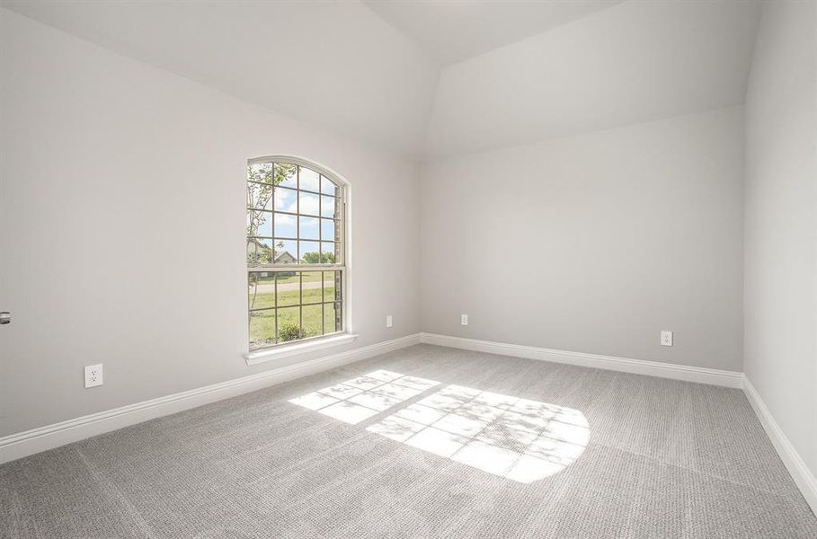 Spacious, unfurnished interior of a new home in , Waxahachie (Image 12).