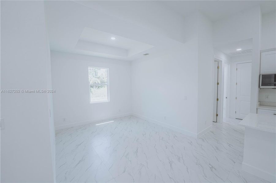 Spacious, unfurnished interior of a new home in , Lehigh Acres (Image 12).