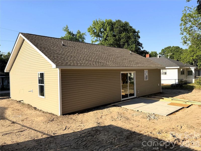 Exterior details and patio area of a home in , Kershaw (Image 3).
