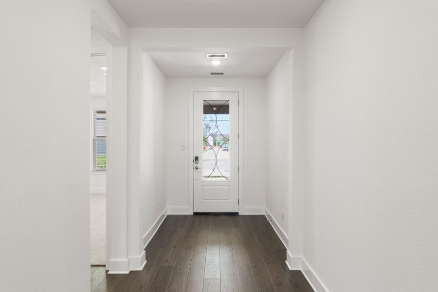 Spacious, unfurnished interior of a new home in Painted Tree, McKinney (Image 14).