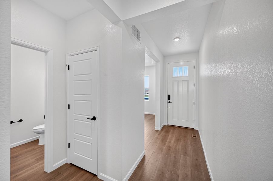 Spacious, unfurnished interior of a new home in Sterling Ranch Ascent Village, Littleton (Image 17). Spacious, unfurnished interior of a new home in Sterling Ranch Ascent Village, Littleton (Image 17).