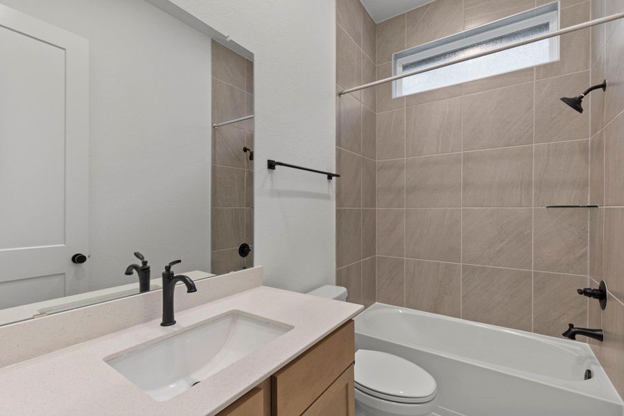 Furnished interior view inside a new home in Blue Heron, Mont Belvieu (Image 6).