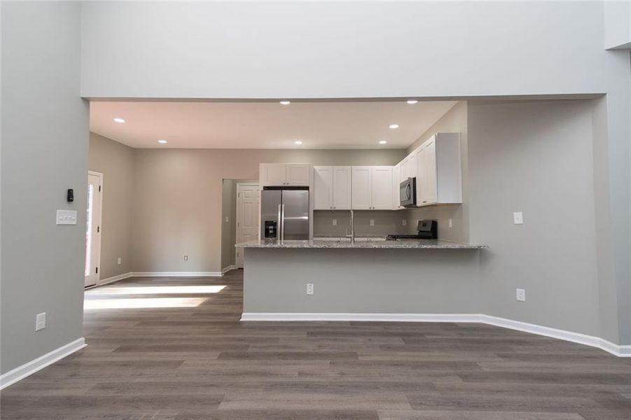 Spacious, unfurnished interior of a new home in , Stockbridge (Image 15).